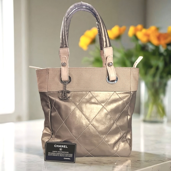 Authentic ✨️ CHANEL Leather Biarritz Paris Tote Bag Gold/ Cream - Picture 3 of 16